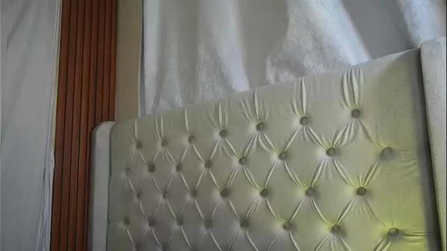 Image 12 of amelie_leigh Stream on Chaturbate on 1 month ago