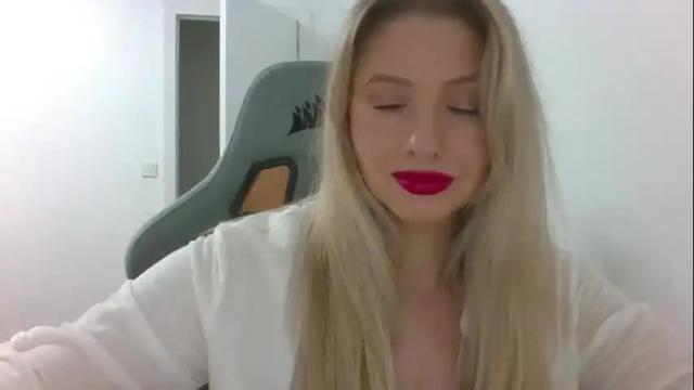 Image 2 of amelieleclair Stream on Chaturbate on 5 months ago