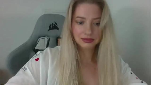 Image 3 of amelieleclair Stream on Chaturbate on 5 months ago