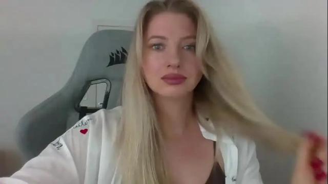 Image 4 of amelieleclair Stream on Chaturbate on 5 months ago