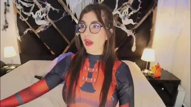 Image 6 of ameliie_saenz Stream on Chaturbate on 3 days ago