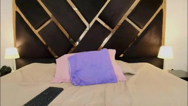 Image 2 of ameliie_saenz Stream on Chaturbate on 1 month ago