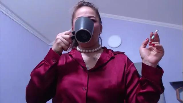 Image 3 of amell_thomson Stream on Chaturbate on 1 month ago