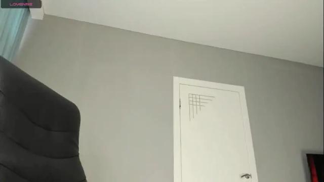 Image 2 of amelle_me Stream on Chaturbate on 20 months ago