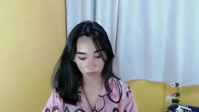 Image 8 of ami_lewis Stream on Chaturbate on 12 months ago