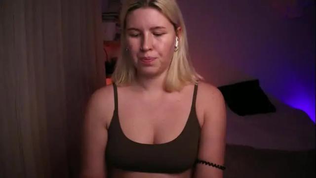 Image 2 of amiamore Stream on Chaturbate on 15 months ago