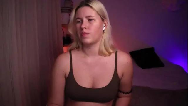Image 6 of amiamore Stream on Chaturbate on 15 months ago