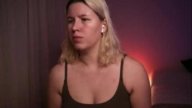Image 3 of amiamore Stream on Chaturbate on 15 months ago