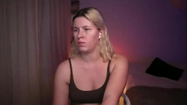 Image 12 of amiamore Stream on Chaturbate on 15 months ago