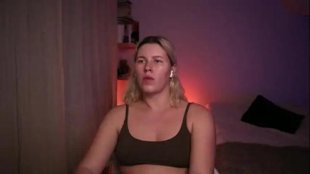 Image 8 of amiamore Stream on Chaturbate on 15 months ago