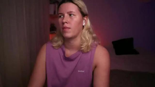 Image 11 of amiamore Stream on Chaturbate on 13 months ago