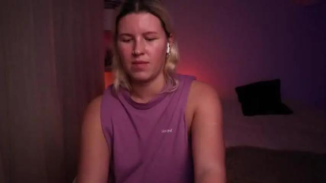 Image 6 of amiamore Stream on Chaturbate on 13 months ago