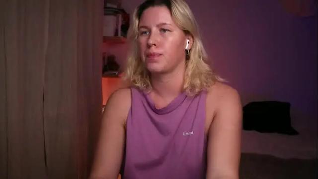 Image 3 of amiamore Stream on Chaturbate on 13 months ago
