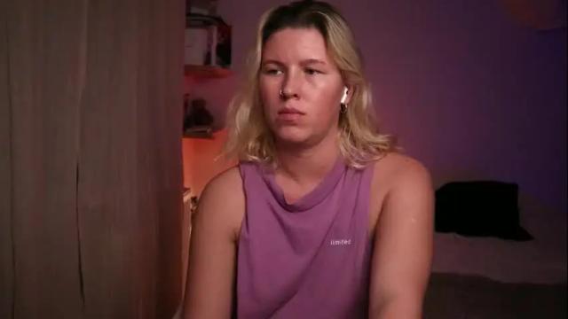 Image 7 of amiamore Stream on Chaturbate on 13 months ago