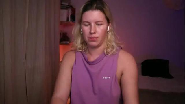 Image 8 of amiamore Stream on Chaturbate on 13 months ago