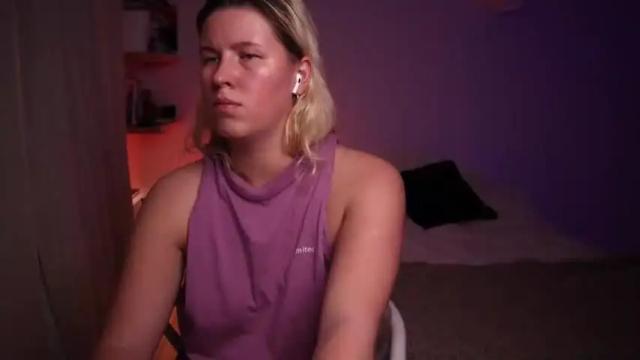 Image 7 of amiamore Stream on Chaturbate on 13 months ago