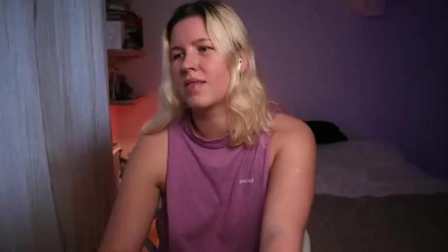 Image 3 of amiamore Stream on Chaturbate on 13 months ago