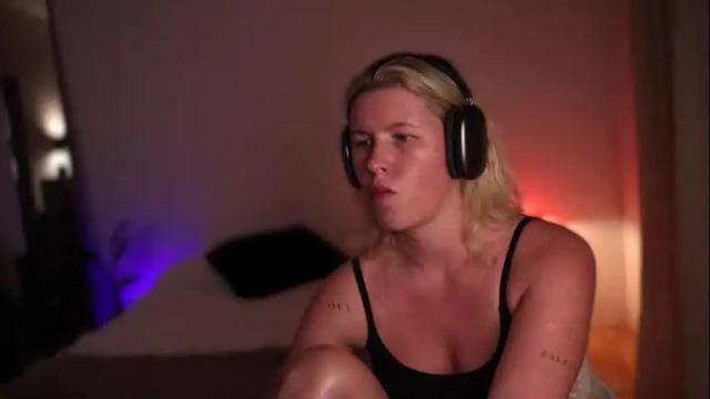 Image 10 of amiamore Stream on Chaturbate on 11 days ago