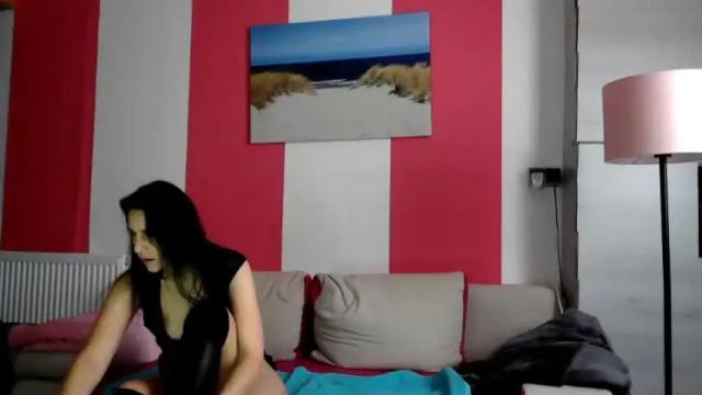 Image 3 of amina_cute2013 Stream on Chaturbate on 19 months ago