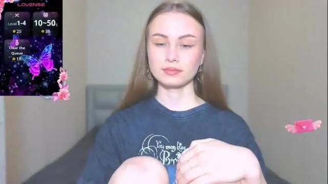 Image 6 of amina_lux Stream on Chaturbate on 24 days ago