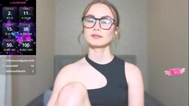 Image 10 of amina_lux Stream on Chaturbate on 15 days ago