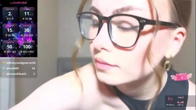 Image 6 of amina_lux Stream on Chaturbate on 15 days ago