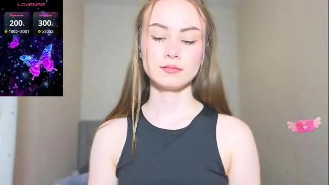 Image 6 of amina_lux Stream on Chaturbate on 11 days ago