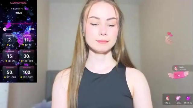 Image 7 of amina_lux Stream on Chaturbate on 11 days ago