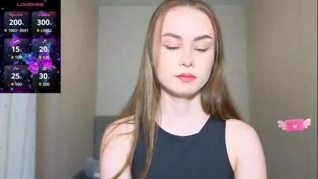 Image 7 of amina_lux Stream on Chaturbate on 5 days ago