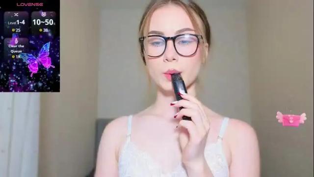 Image 11 of amina_lux Stream on Chaturbate on 2 days ago
