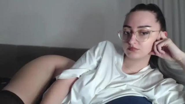 Image 2 of amirawiller Stream on Chaturbate on 19 months ago