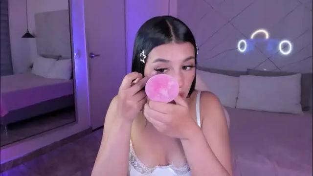 Image 2 of ammy_camm Stream on Chaturbate on 1 month ago