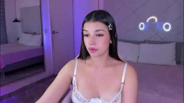 Image 4 of ammy_camm Stream on Chaturbate on 1 month ago