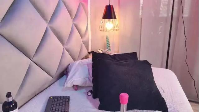 Image 8 of ammy_durand Stream on Chaturbate on 2 months ago