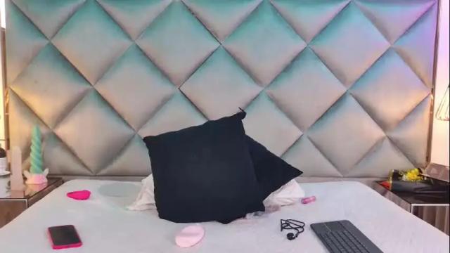 Image 2 of ammy_durand Stream on Chaturbate on 1 month ago