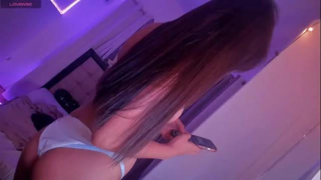 Image 7 of amor_prinsesa Stream on Chaturbate on 2 months ago