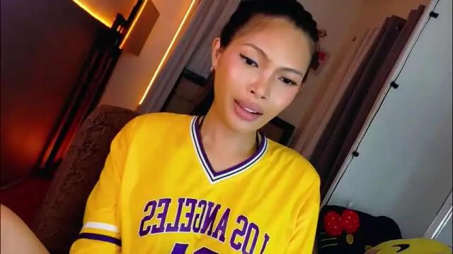 Image 7 of amor_prinsesa Stream on Chaturbate on 2 months ago