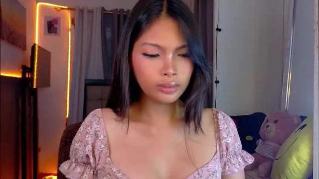 Image 12 of amor_prinsesa Stream on Chaturbate on 2 months ago