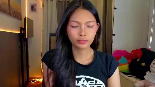 Image 8 of amor_prinsesa Stream on Chaturbate on 1 month ago