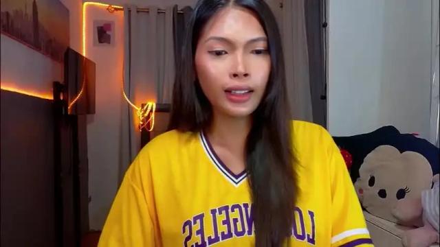 Image 6 of amor_prinsesa Stream on Chaturbate on 1 month ago