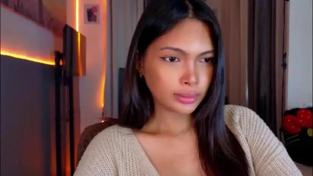 Image 2 of amor_prinsesa Stream on Chaturbate on 1 month ago