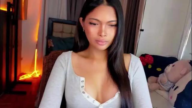 Image 2 of amor_prinsesa Stream on Chaturbate on 1 month ago