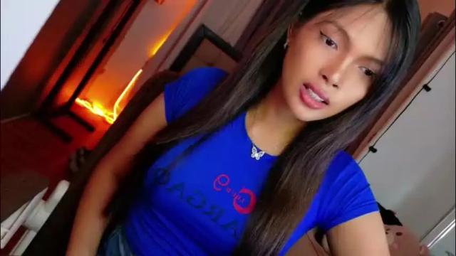 Image 6 of amor_prinsesa Stream on Chaturbate on 27 days ago