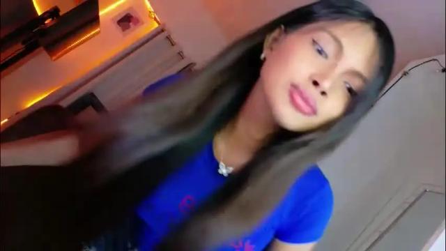 Image 7 of amor_prinsesa Stream on Chaturbate on 27 days ago