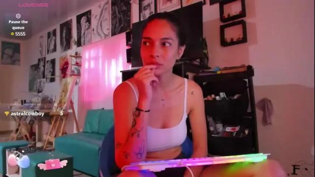 Image 7 of amy_and_eloise Stream on Chaturbate on 1 month ago