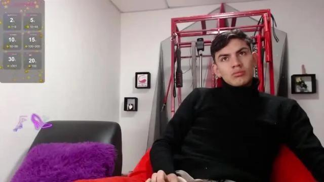 Image 2 of amy_moon_rose Stream on Chaturbate on 13 months ago