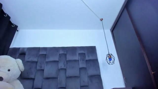 Image 4 of amy_rousse1 Stream on Chaturbate on 16 months ago