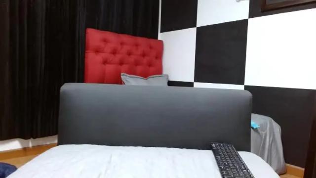 Image 2 of amy_rouxxx Stream on Chaturbate on 17 months ago