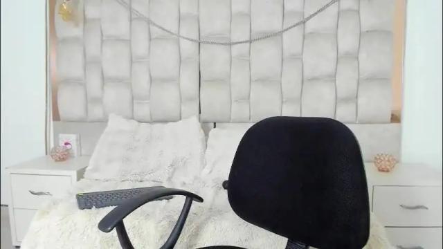 Image 3 of amycortes Stream on Chaturbate on 1 month ago