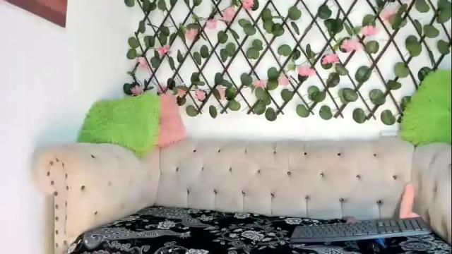 Image 2 of amydelahoz Stream on Chaturbate on 27 days ago